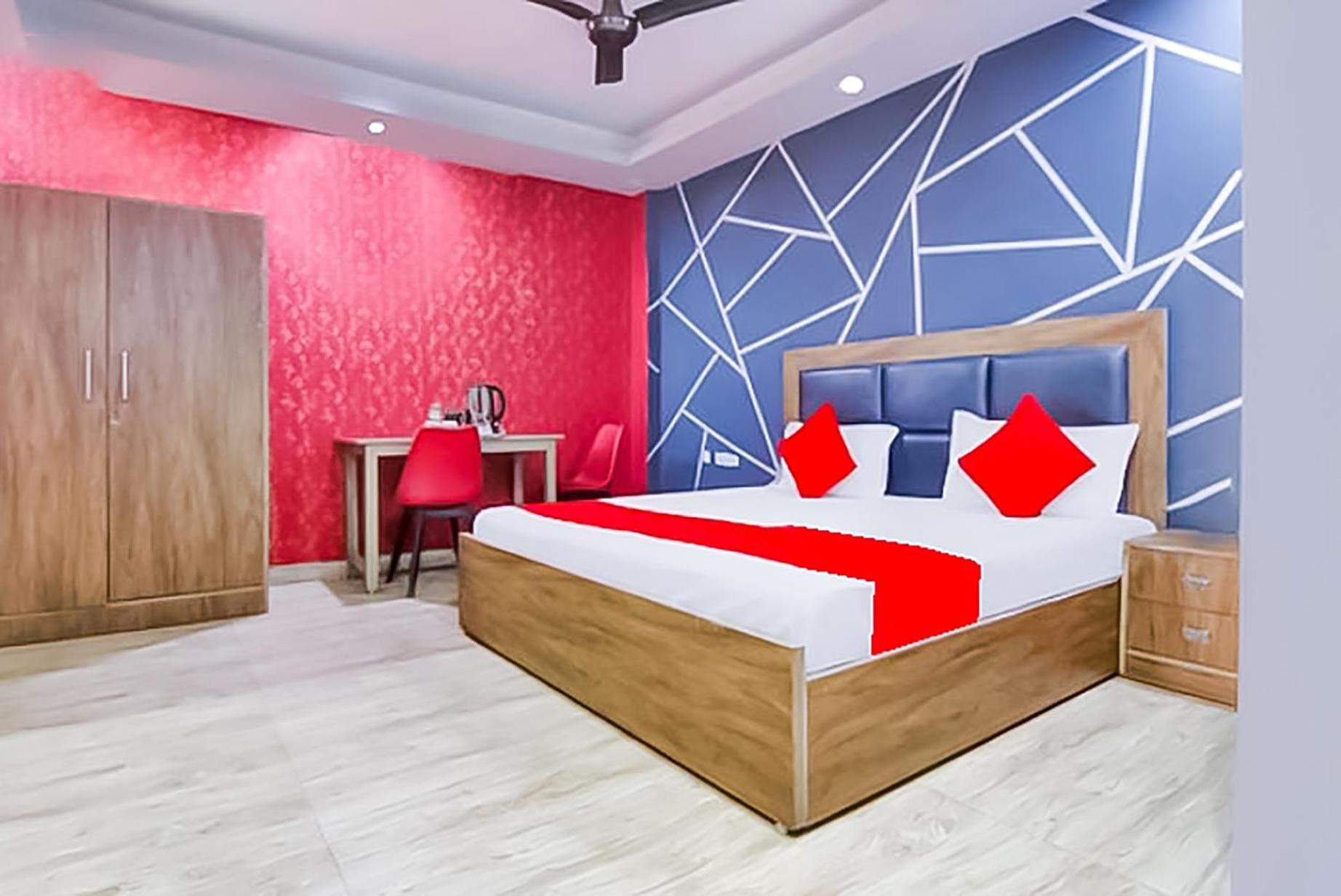 Hotel Classical Opposite Nizamuddin Railway Station Нью-Дели Экстерьер фото